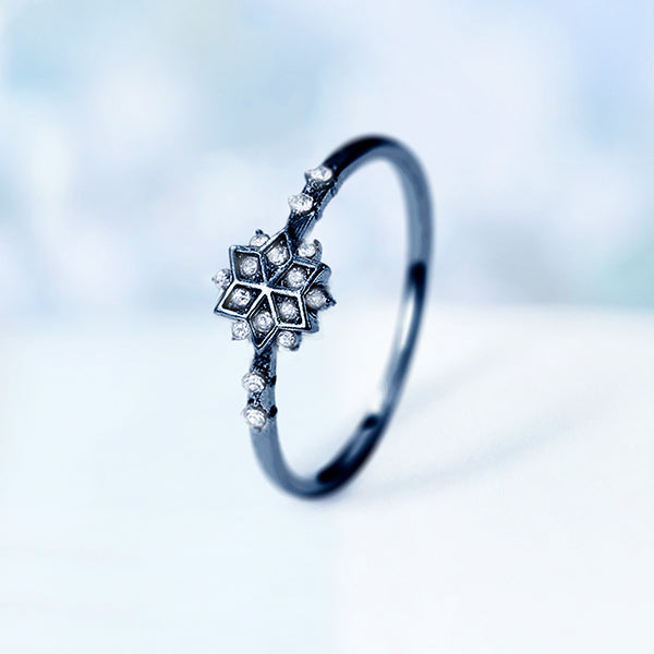 The Little Snowflake Ring