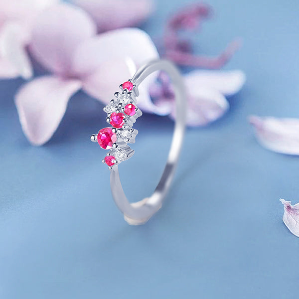The Dainty Laurel Ring
