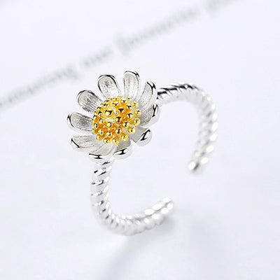 The Darling Daisy Ring