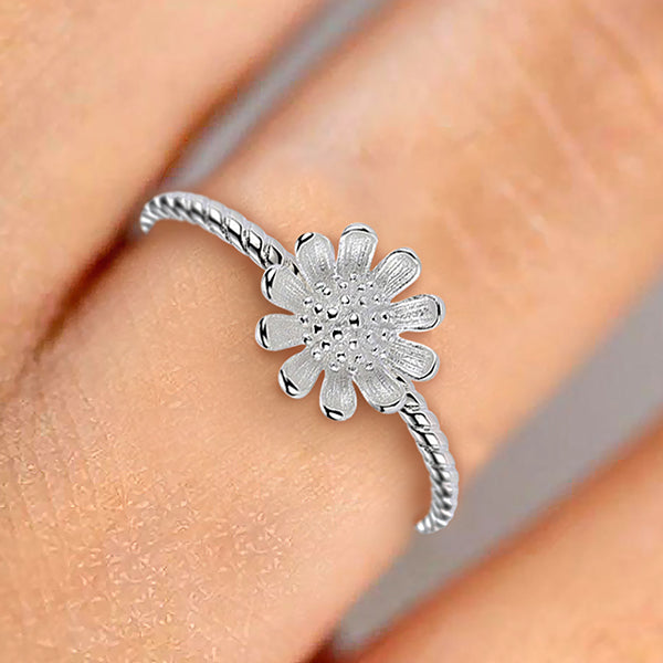 The Darling Daisy Ring