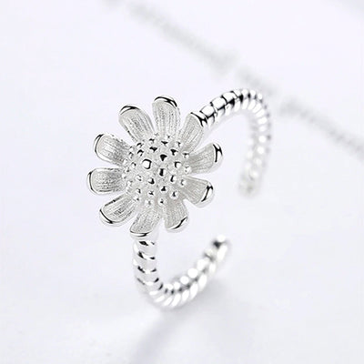 The Darling Daisy Ring