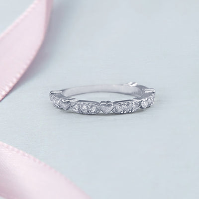 The Pretty Hearts Ring