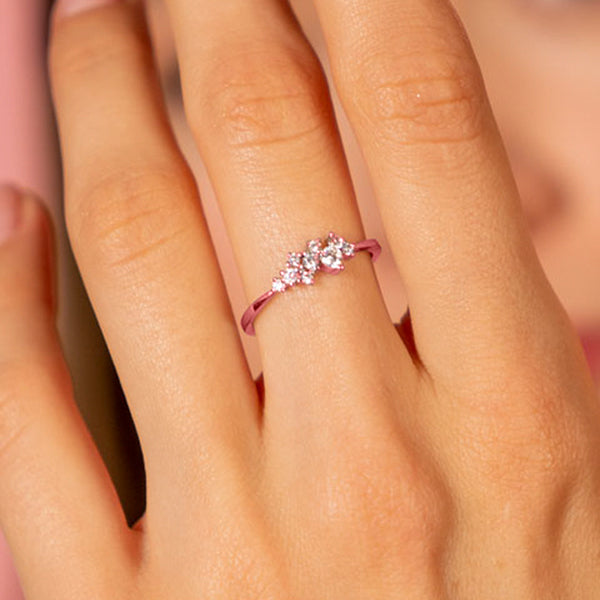 The dainty laurel ring 2025