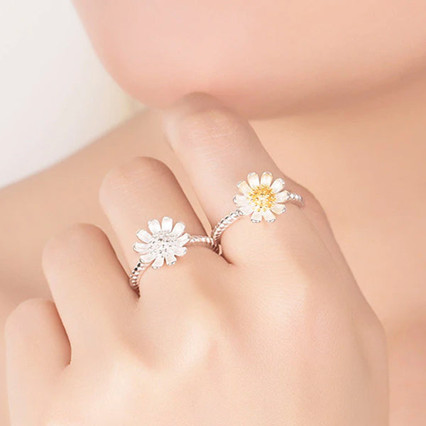 The Darling Daisy Ring